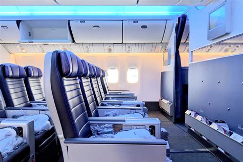 united 777-300er premium plus